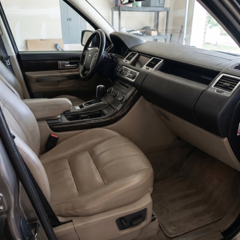 Range Rover — iç detay sonrası canlanmış kabin